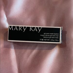 Mary Kay Gel Semi-Matte Lipstick — BERRY FAMOUSE